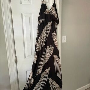 Elegant Black and White Maxi Dress